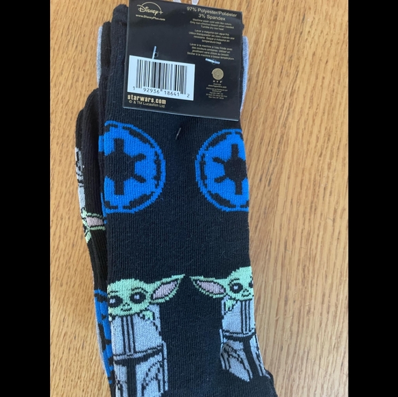 2/25$ Star wars mandalorian 2 pack socks 6-12 - Picture 2 of 2